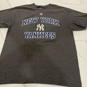 Great condition official New York Yankees T shirt